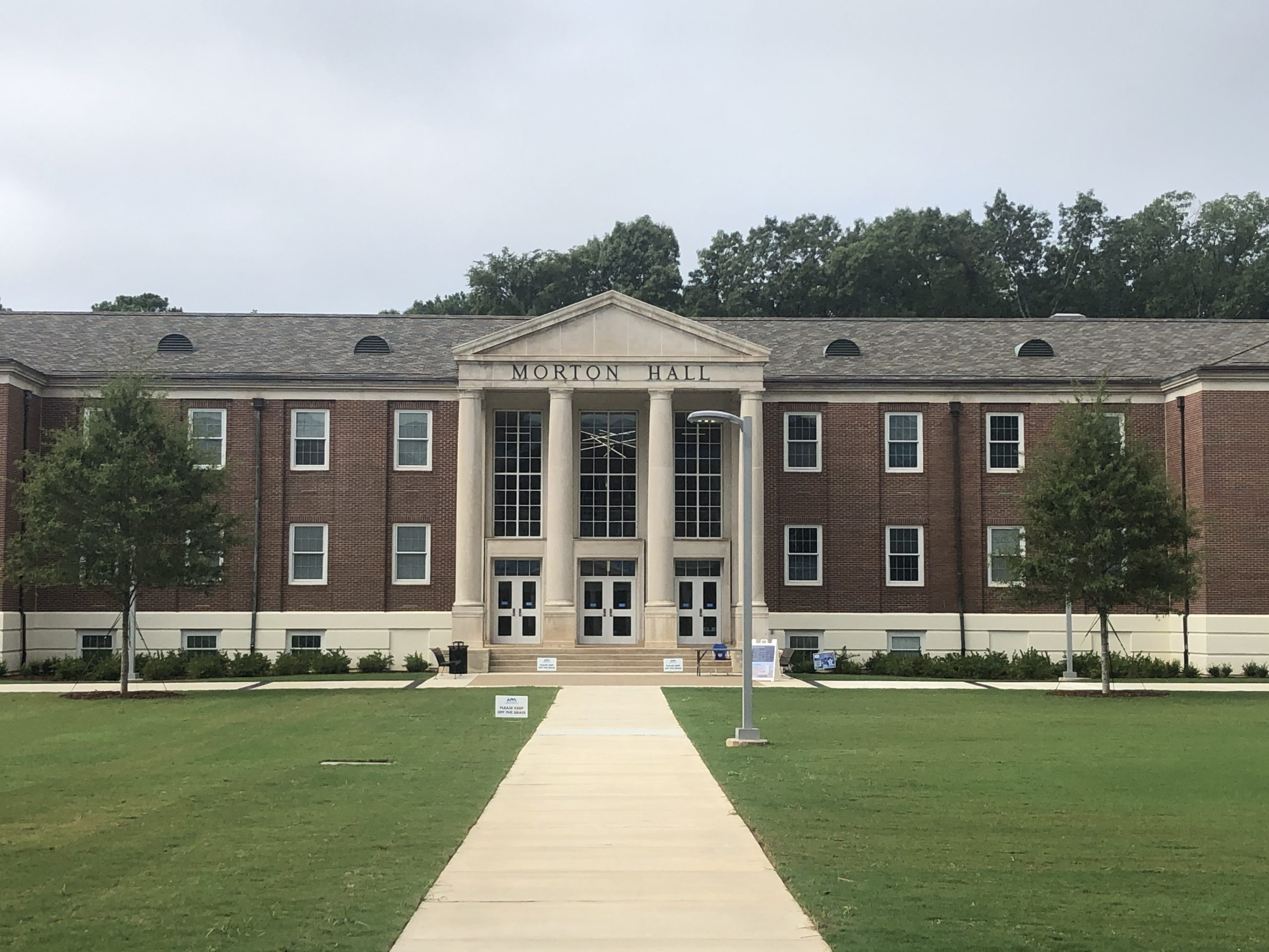 the front of Morton Hall at UAH and front lawn